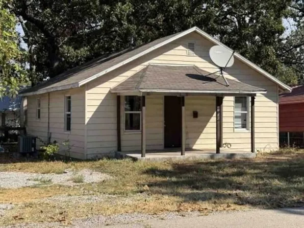 209 S Park Manor Blvd, Lebanon, MO 65536