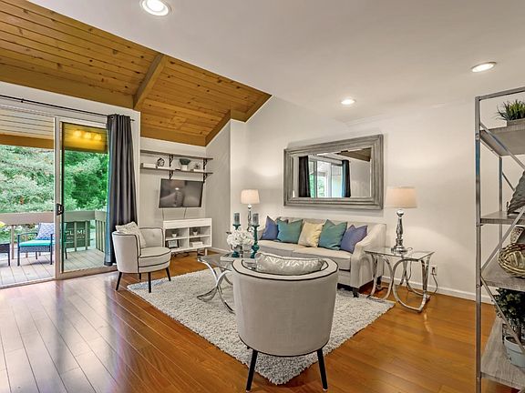 3rd image of 505 Cypress Point Dr Unit 203
