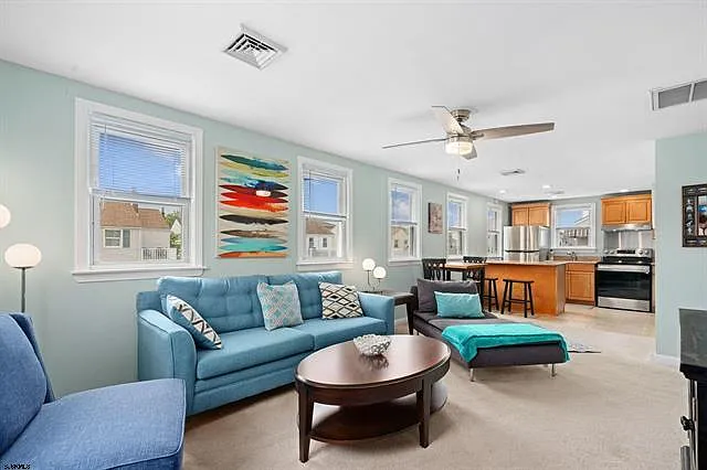 2 bed, $1,350 — Photo 2