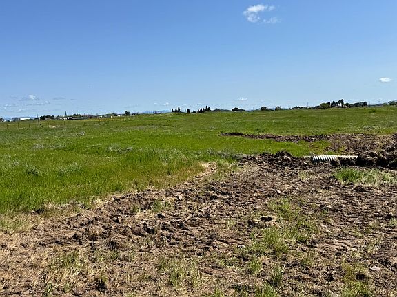 3rd image of 1551 Goose Creek Rd