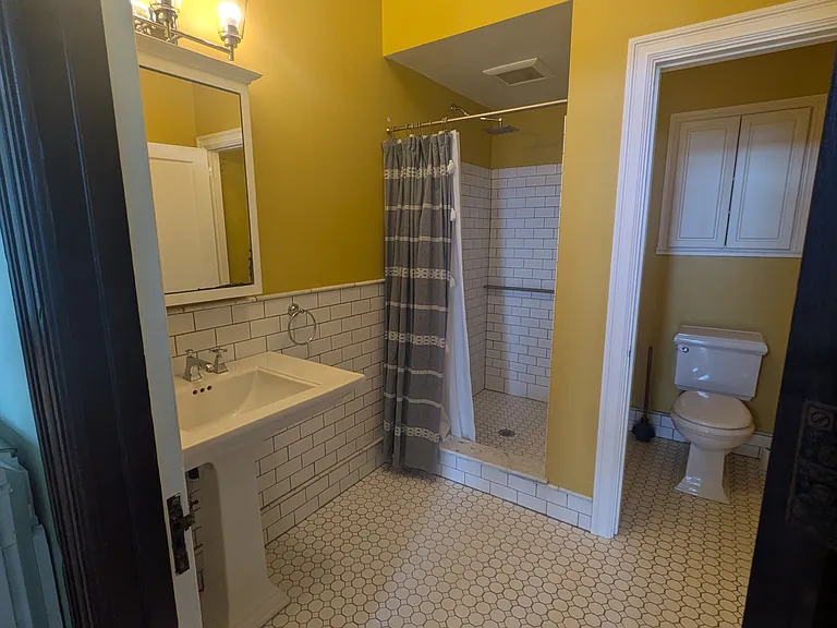 1018 Water St #2A — Photo 9
