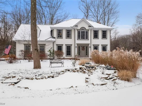 365 River Glen Dr, Aurora, OH 44202