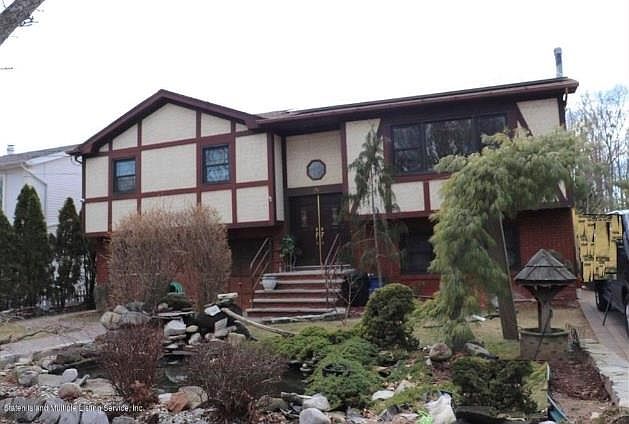 1st image of 250 Barclay Ave