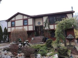 250 Barclay Ave, Staten Island, NY 10312