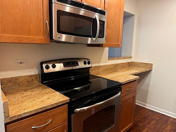 5th image of 400 Ascot Dr APT 1D