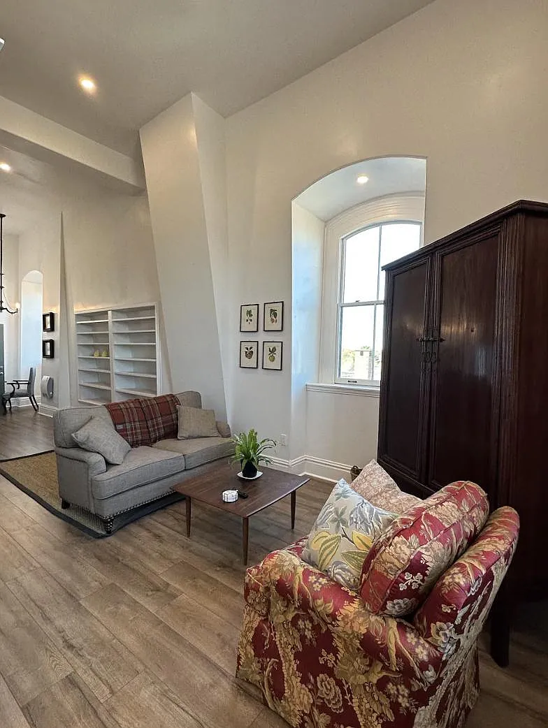 1 bed, 800 sqft, $2,800 — Photo 1