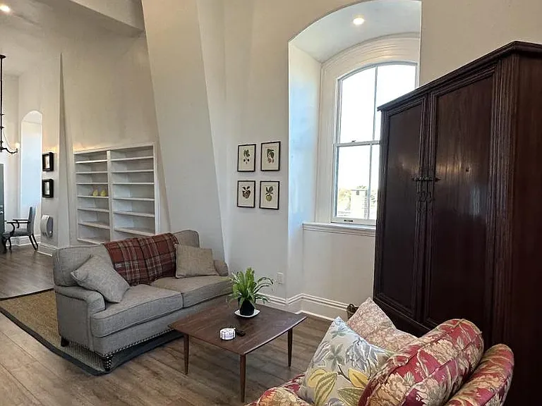 2 Pleasant St #4B — Photo 1