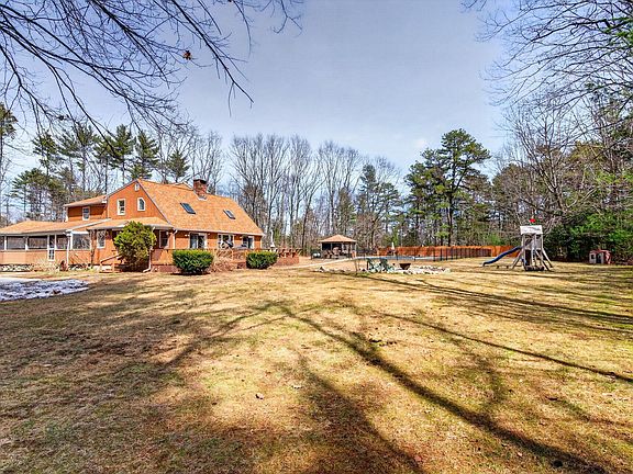 2nd image of 521 Mayall Road