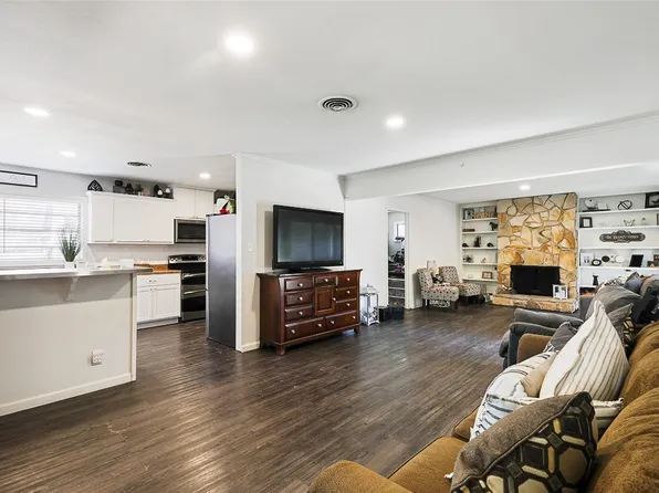 2905 Conejos Dr, Fort Worth, TX 76116