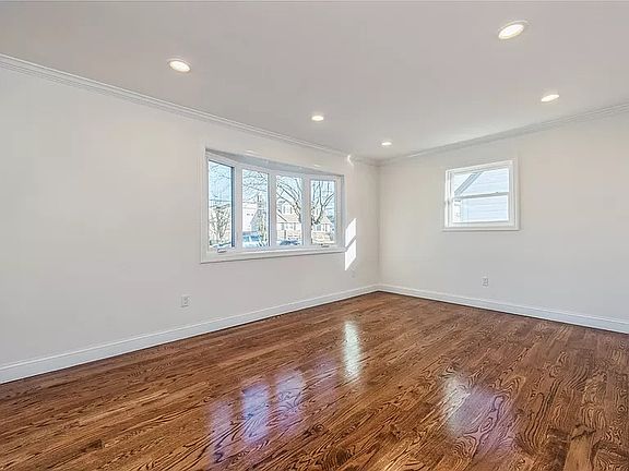 3rd image of 119 Central Ave