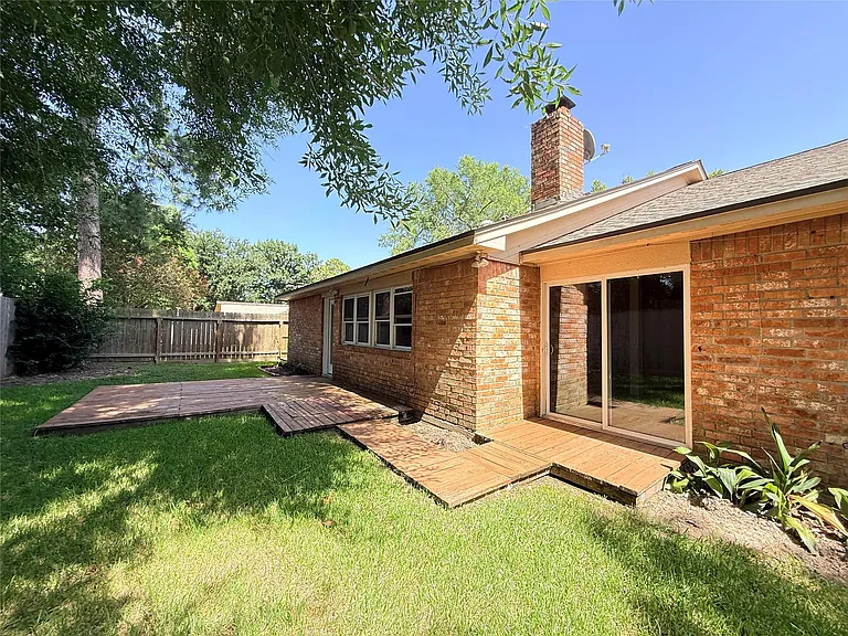 16439 Hickory Knoll Dr — Photo 20