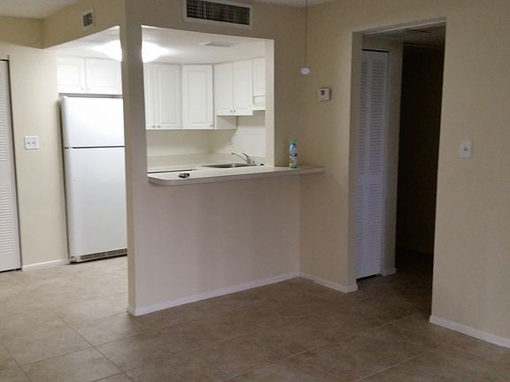 5th image of 572 Orange 58 Dr