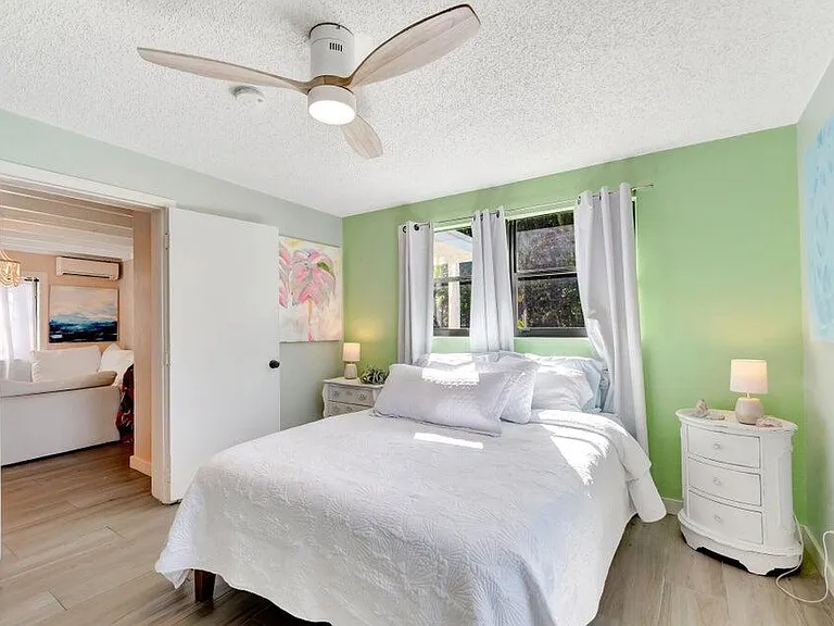 237 SW 3rd Ave — Photo 24