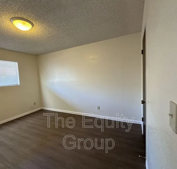 1861 Emma Lee Ln — Photo 10