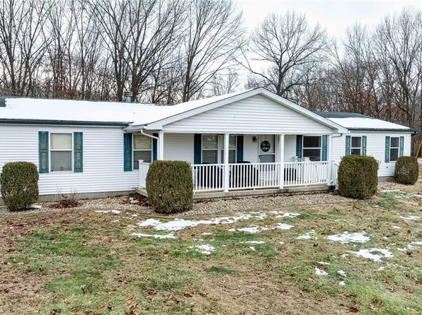 2128 E 1525 North Rd, Shelbyville, IL 62565