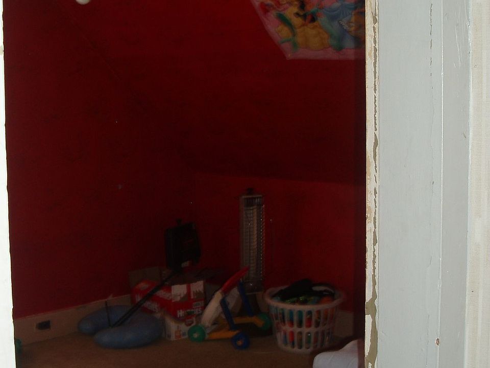 2nd image of 103 Smith St