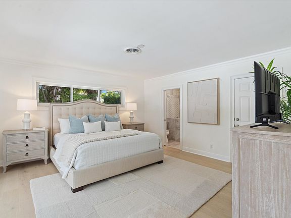 5th image of 2889 NE 26th Street