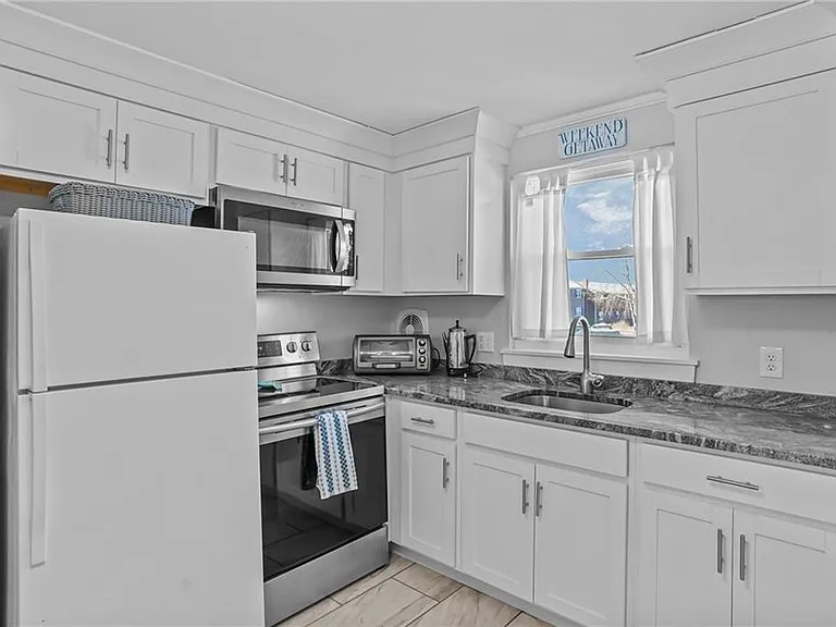 70 Carroll Ave #310 — Photo 9