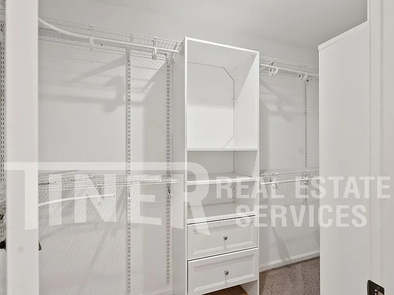 8276 Oakbark Ct — Photo 18
