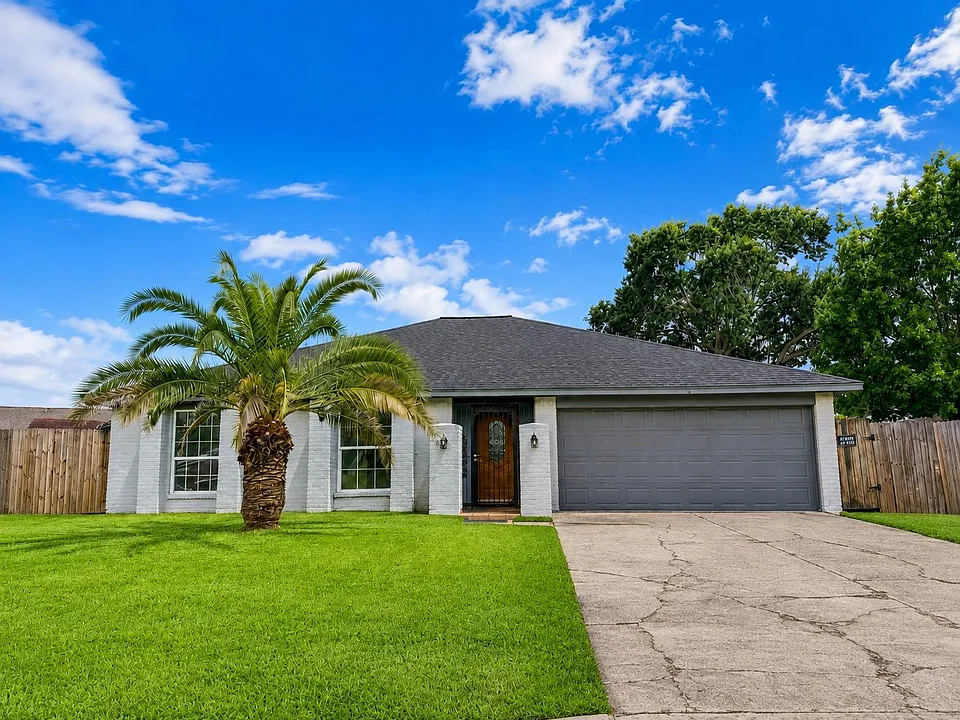 15719 Red Springs Dr