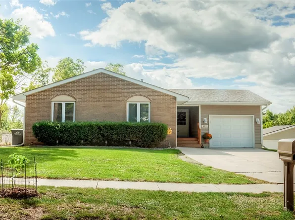 319 E Philip St, Des Moines, IA 50315