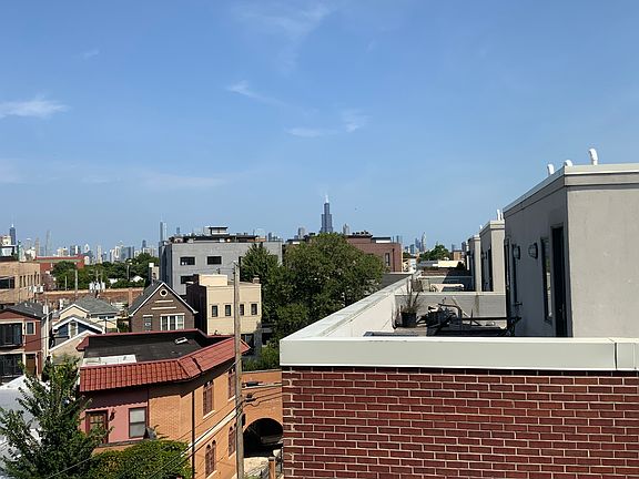 5th image of 2455 W Ohio St Unit 8E