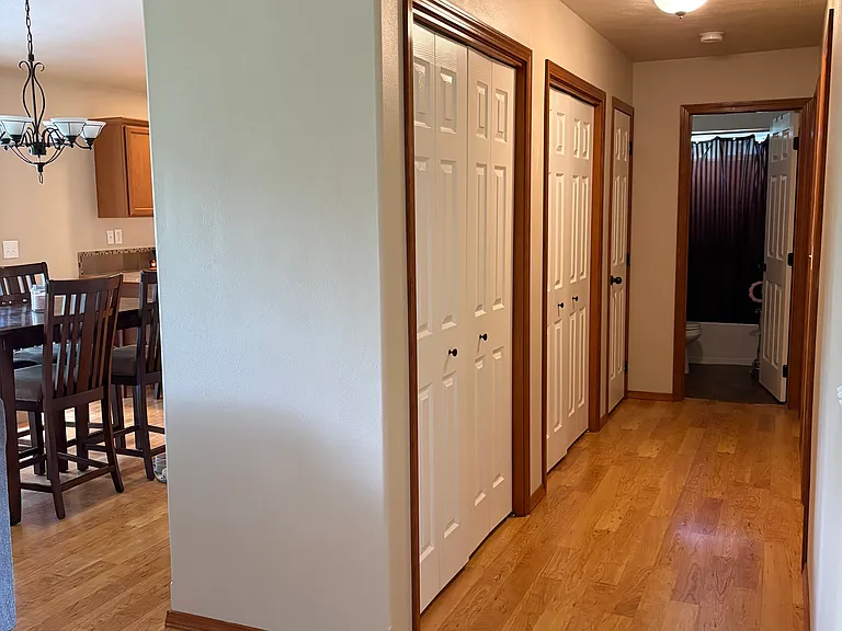 613 E Bonnie Lynn Ln — Photo 9