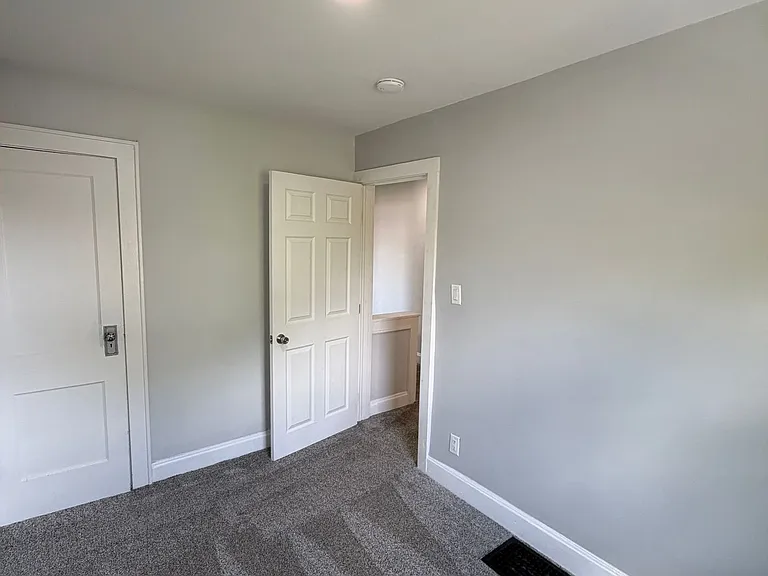 1249 Oakwood Ave — Photo 13