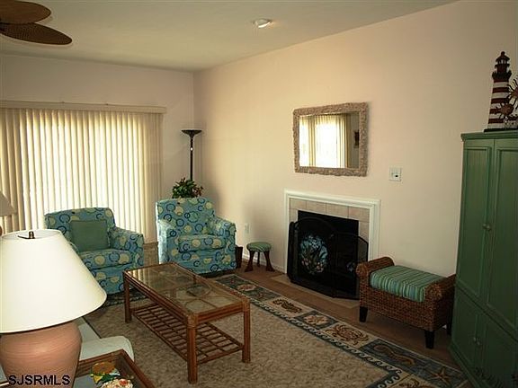 5th image of 4840 Central Ave #1