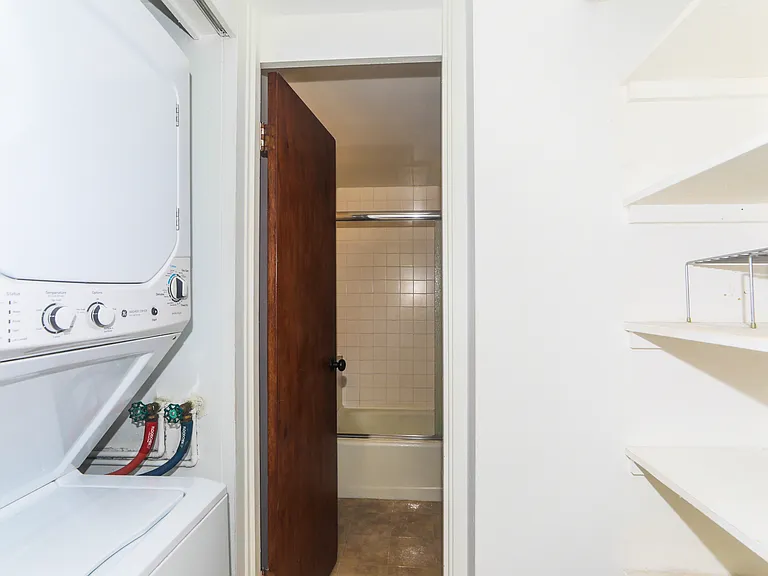 500 University Ave #311 — Photo 14