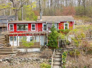 21 Lake Claire Dr, Middletown, NY 10940