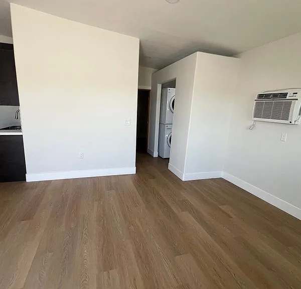 2869 Ridgeway Dr — Photo 5