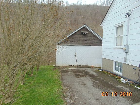 3rd image of 106 S Buckingham Ave