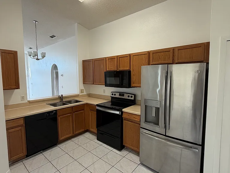 1646 Oak Hill Trl — Photo 6