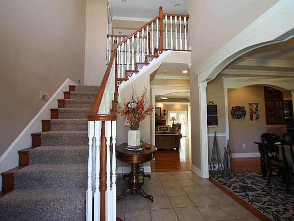 2nd image of 465 Ashcreek Rd