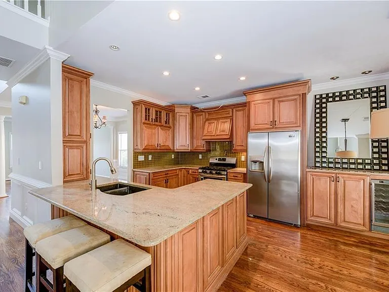 2020 Chelton Way SE — Photo 7