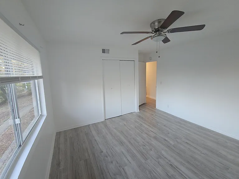 909 Ashland Ave — Photo 14