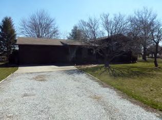 300 Prairie Trail Ln, Dalton City, IL