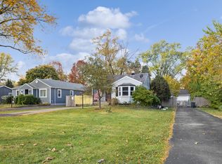 4716 River Dr, Lisle, IL 60532
