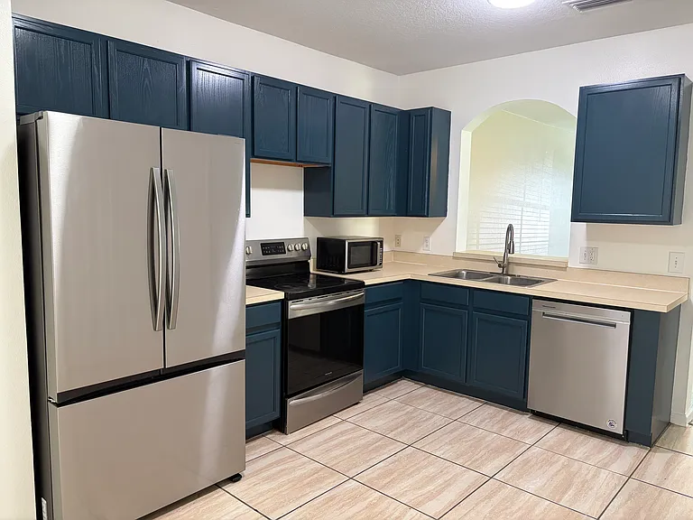 15737 Fishhawk Falls Dr — Photo 5