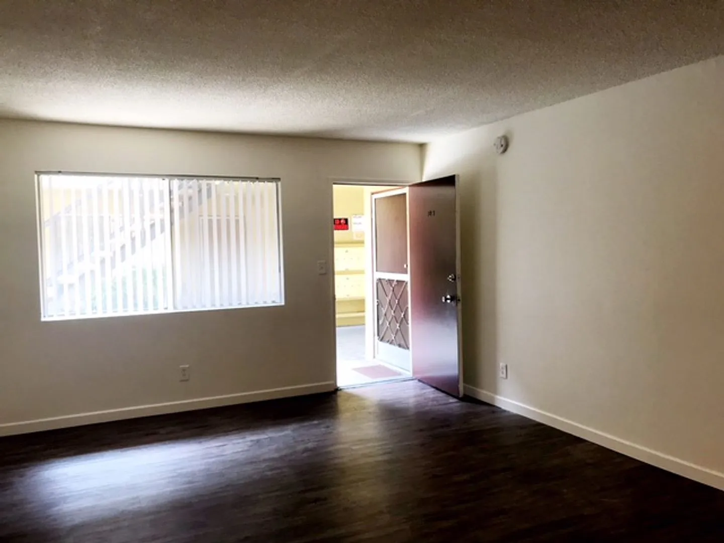 140 N Hoover St — Photo 3
