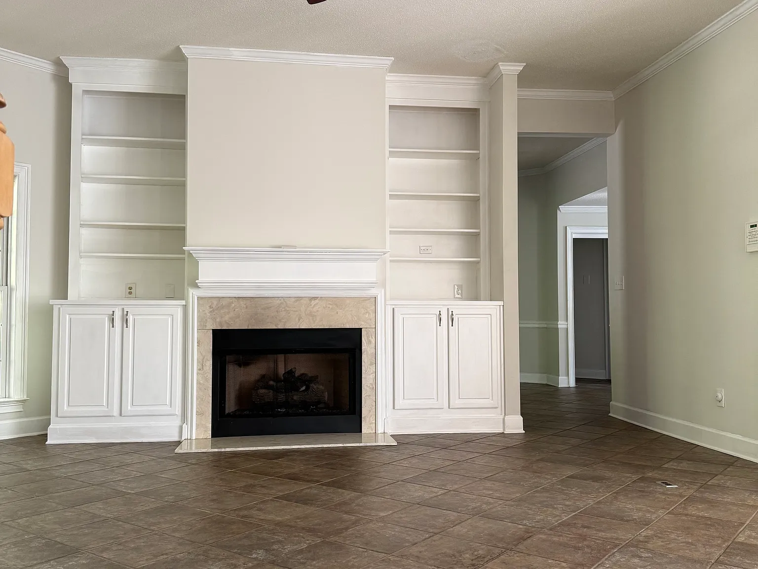 4 bed, 3.5 bath, 2793 sqft, $2,300 — Photo 4