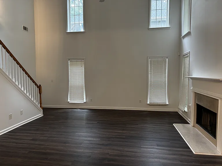 1223 Crescentwood Ln — Photo 8