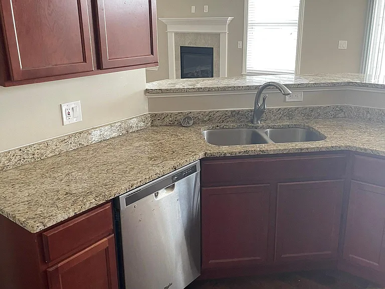 92 Cobblestone Ln — Photo 4