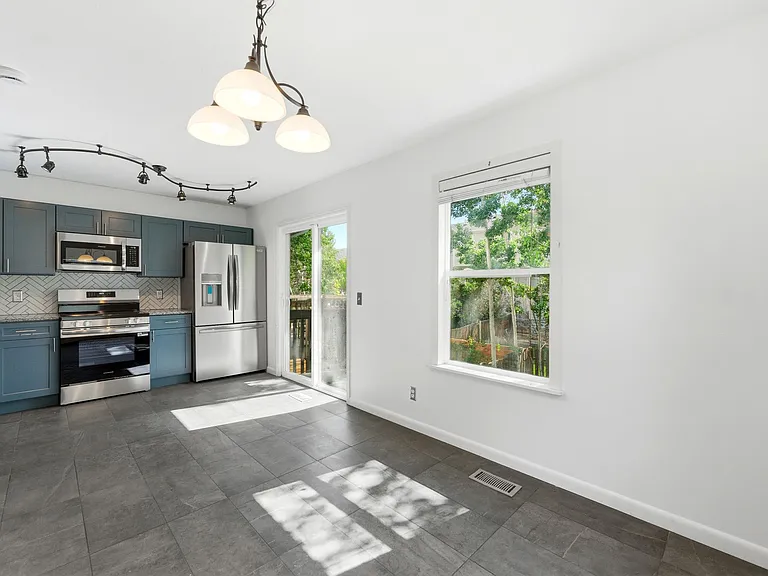 622 N Royal Troon Way — Photo 7
