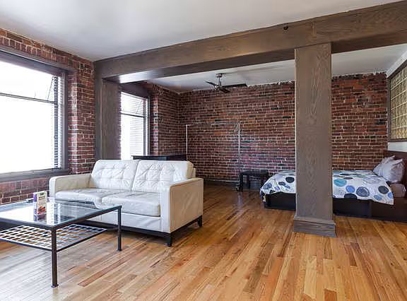 3rd image of 777 Burrard St #35892