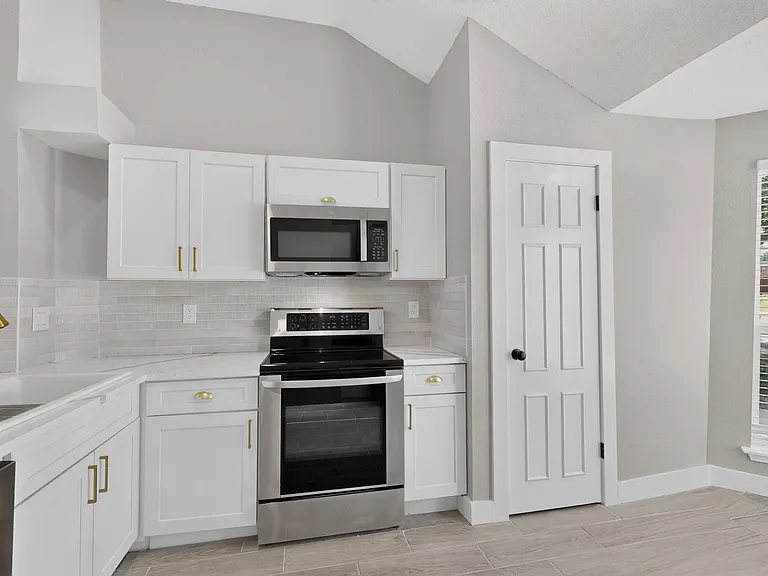 3604 Lily Ln — Photo 16