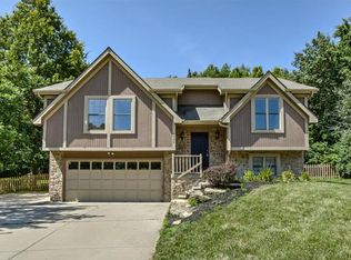 6484 NW Morrell Dr, Parkville, MO 64152