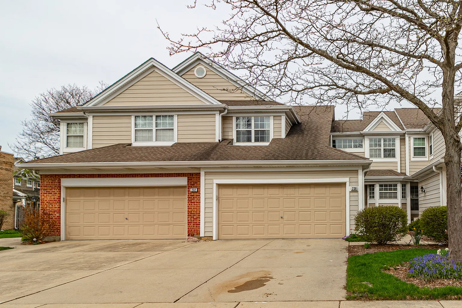 230 Woodstone Cir photo 1
