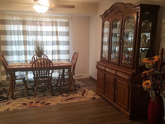 Dining Room w/Patio Door